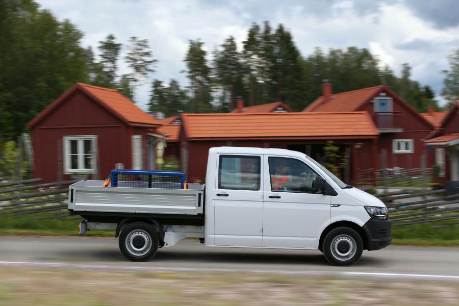  Volkswagen Transporter Double Cab Pickup 2015 года  (фото 3 из 5)